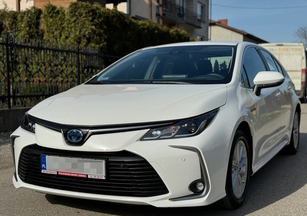 Toyota Corolla cena 74999 przebieg: 83550, rok produkcji 2021 z Praszka małe 781